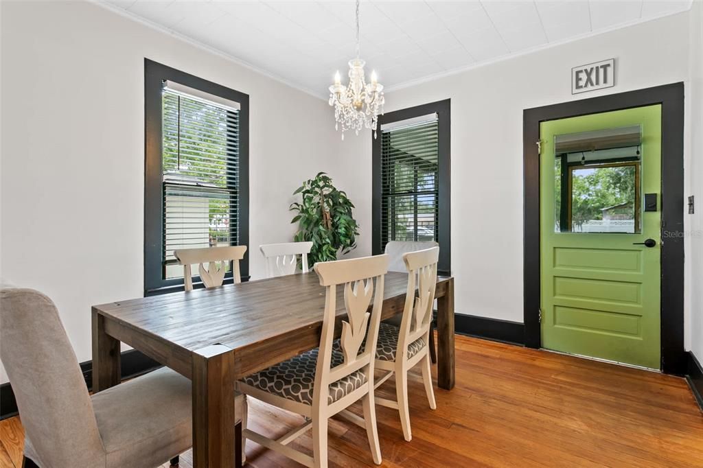 For Sale: $1,650,000 (7 beds, 3 baths, 3543 Square Feet)
