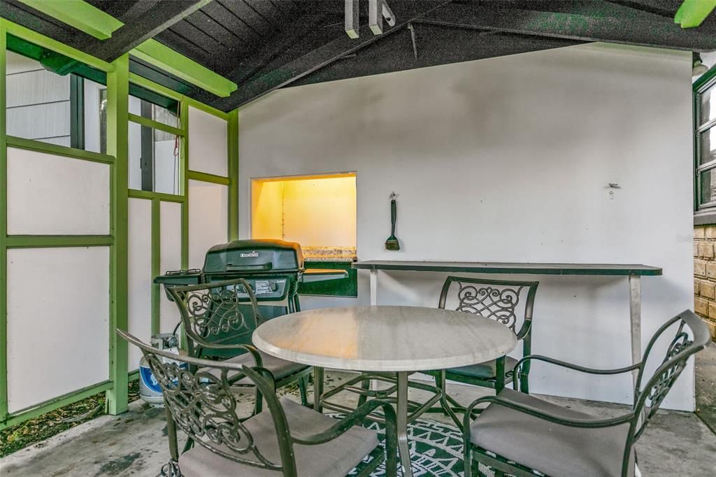 For Sale: $1,650,000 (7 beds, 3 baths, 3543 Square Feet)