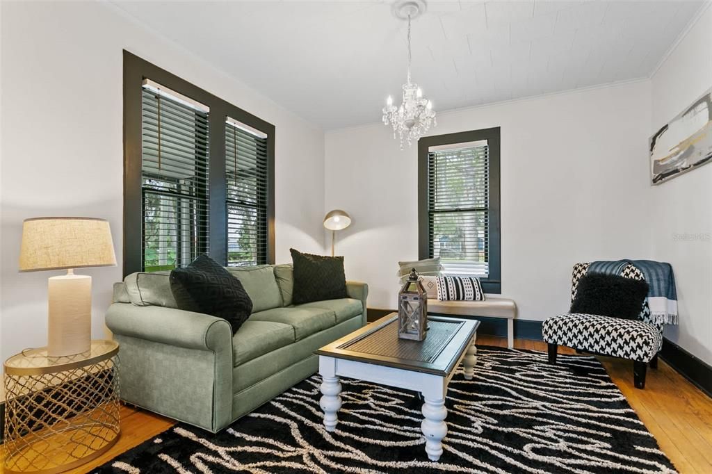 For Sale: $1,650,000 (7 beds, 3 baths, 3543 Square Feet)