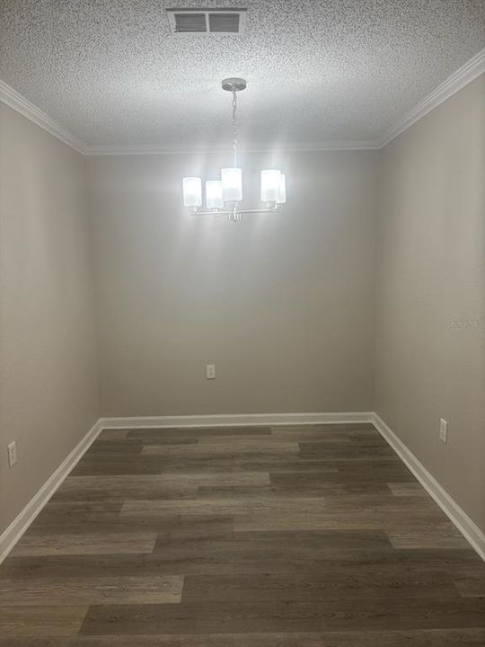 For Rent: $1,900 (3 beds, 2 baths, 1155 Square Feet)