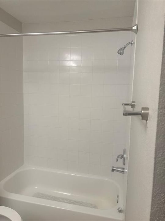 For Rent: $1,900 (3 beds, 2 baths, 1155 Square Feet)