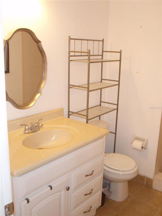 For Rent: $1,900 (2 beds, 2 baths, 970 Square Feet)