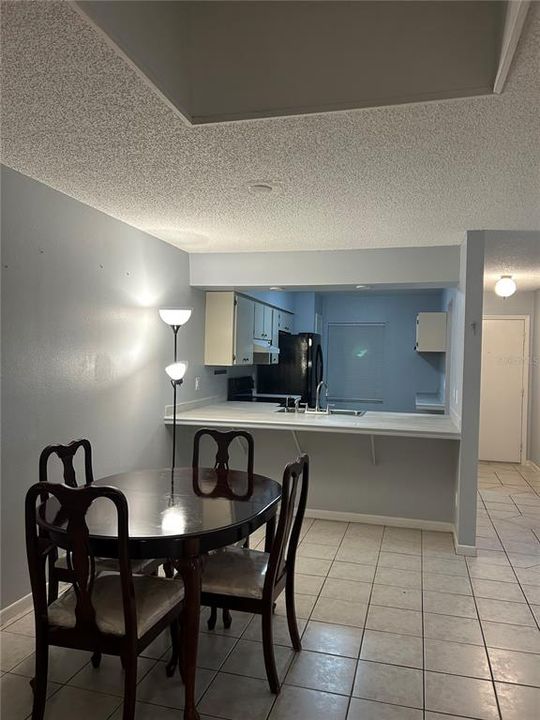 For Rent: $1,900 (2 beds, 2 baths, 970 Square Feet)