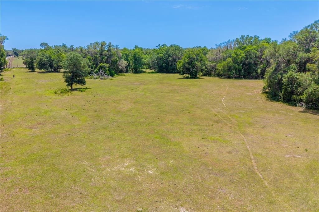 На продажу: $1,250,000 (25.02 acres)
