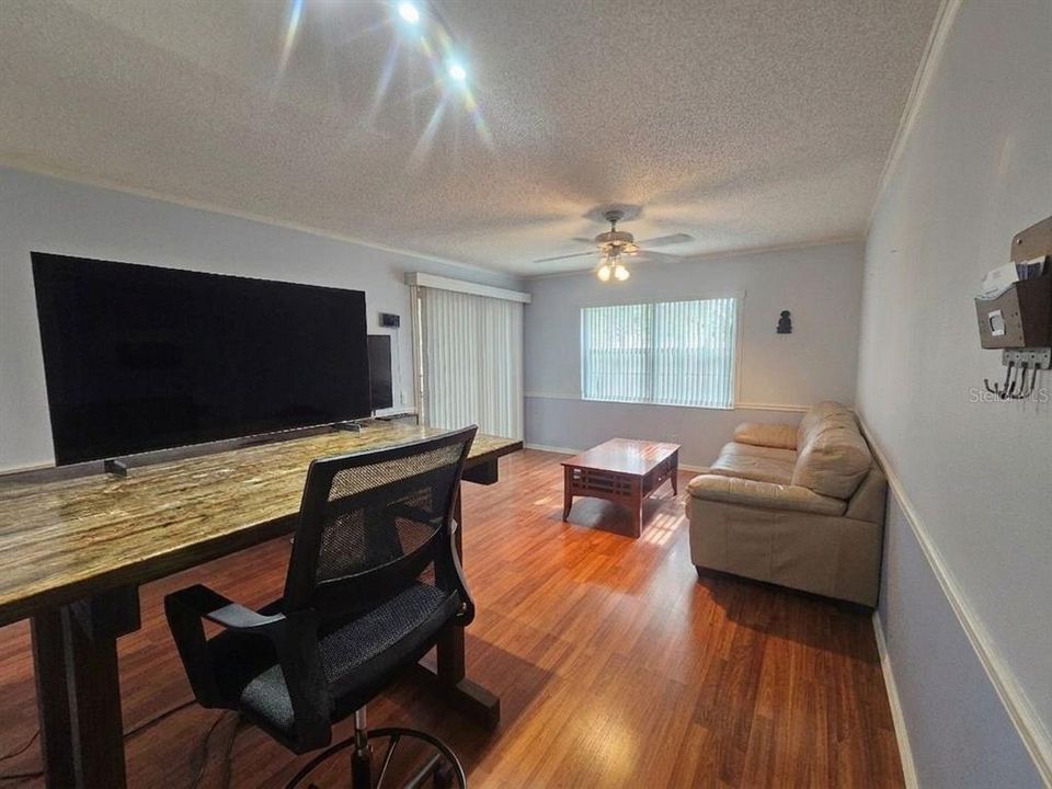 For Sale: $126,000 (1 beds, 1 baths, 620 Square Feet)