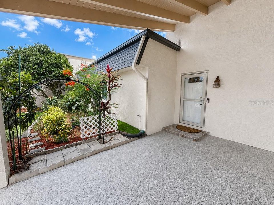 For Sale: $265,900 (2 beds, 2 baths, 1025 Square Feet)