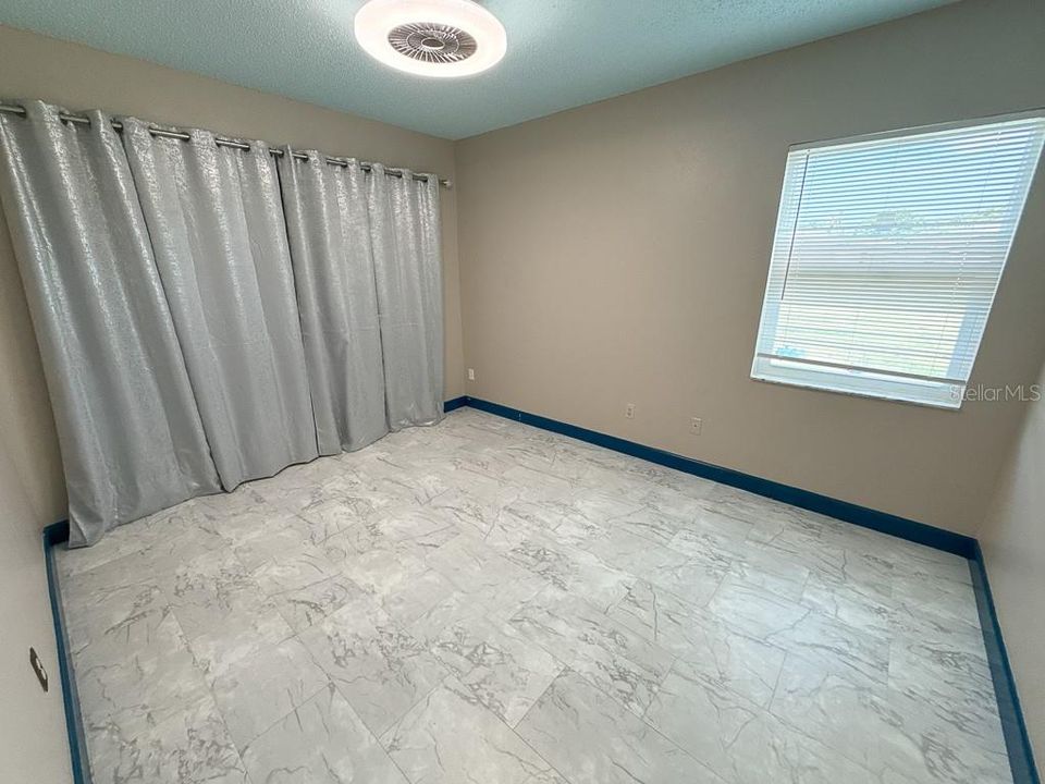 For Sale: $265,900 (2 beds, 2 baths, 1025 Square Feet)