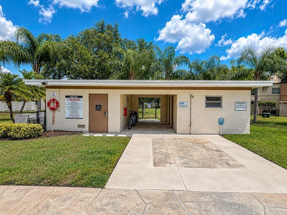 For Sale: $265,900 (2 beds, 2 baths, 1025 Square Feet)