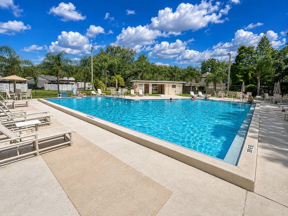 For Sale: $265,900 (2 beds, 2 baths, 1025 Square Feet)