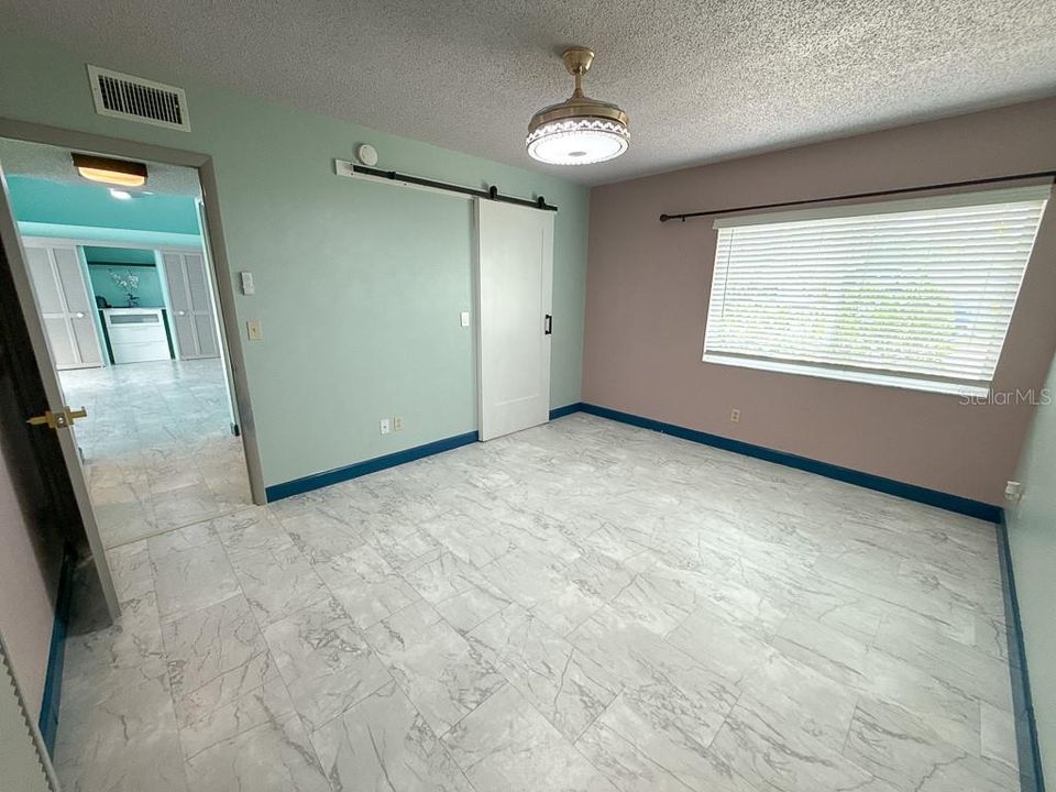 For Sale: $265,900 (2 beds, 2 baths, 1025 Square Feet)