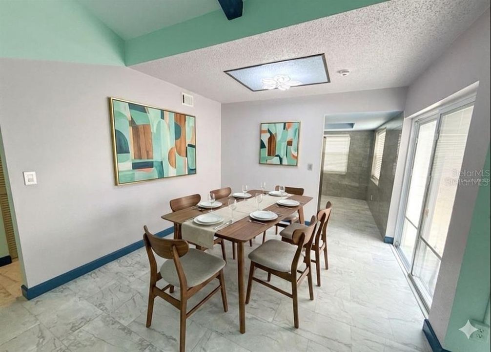 For Sale: $265,900 (2 beds, 2 baths, 1025 Square Feet)