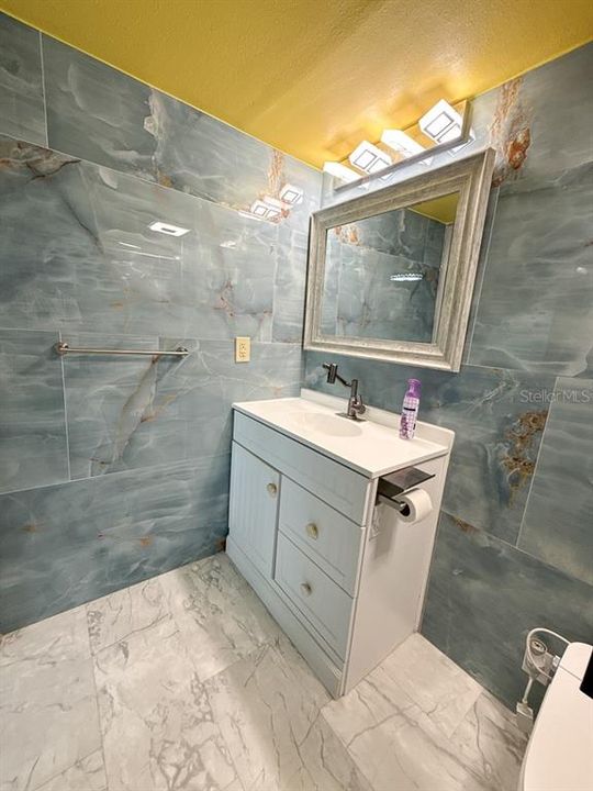 For Sale: $265,900 (2 beds, 2 baths, 1025 Square Feet)