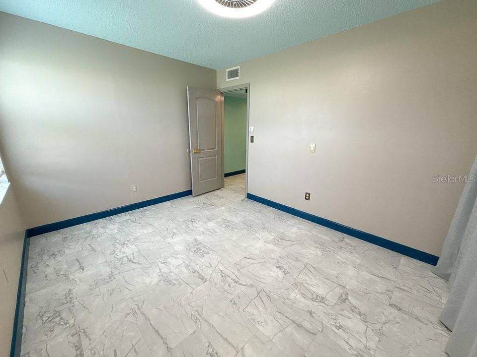 For Sale: $265,900 (2 beds, 2 baths, 1025 Square Feet)