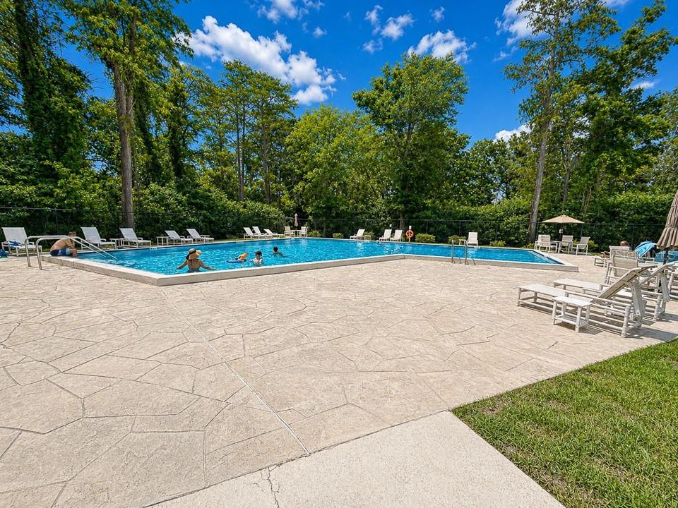 For Sale: $265,900 (2 beds, 2 baths, 1025 Square Feet)