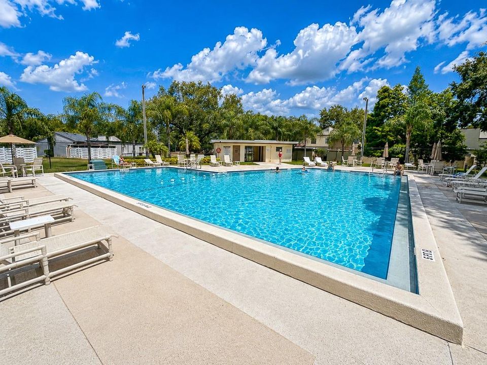 For Sale: $265,900 (2 beds, 2 baths, 1025 Square Feet)