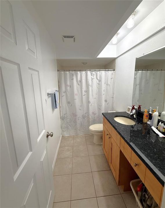 Active With Contract: $199,900 (2 beds, 2 baths, 810 Square Feet)