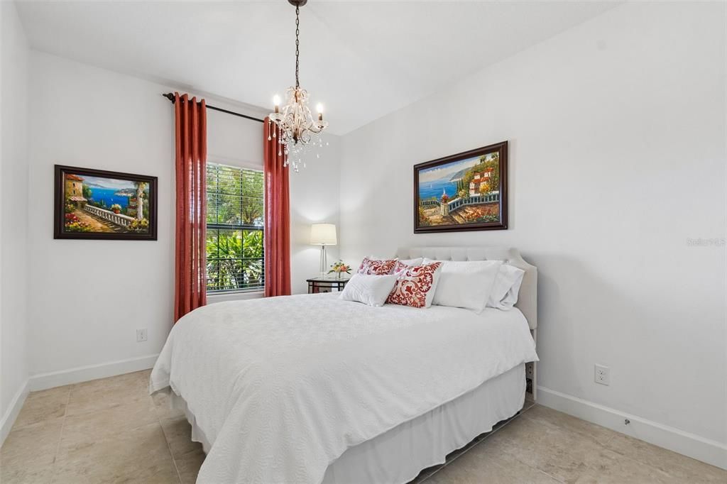 Под контрактом: $475,000 (3 спален, 2 ванн, 1909 Квадратных фут)