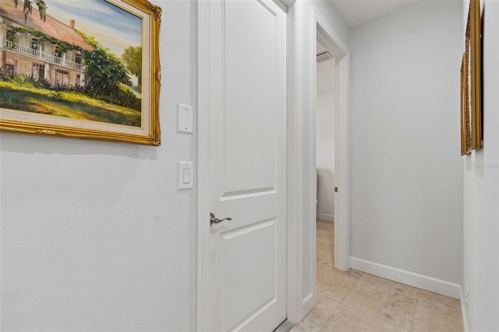 Под контрактом: $475,000 (3 спален, 2 ванн, 1909 Квадратных фут)