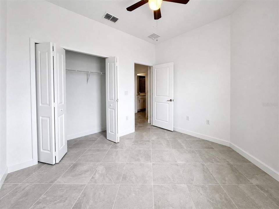 En Venta: $275,000 (2 camas, 2 baños, 1564 Pies cuadrados)