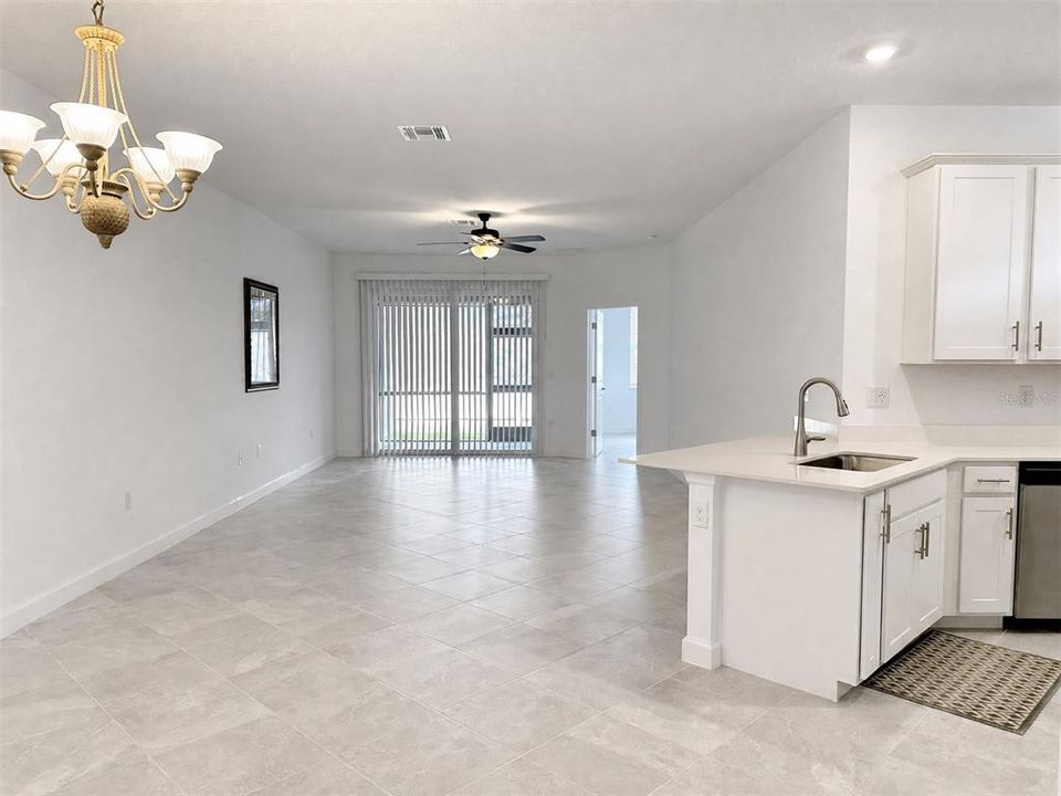 En Venta: $275,000 (2 camas, 2 baños, 1564 Pies cuadrados)