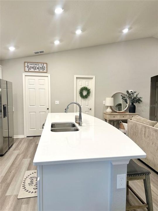 For Rent: $1,990 (3 beds, 2 baths, 1545 Square Feet)