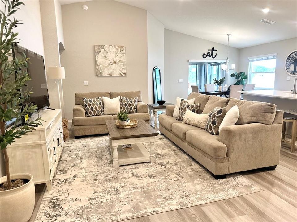 For Rent: $1,990 (3 beds, 2 baths, 1545 Square Feet)