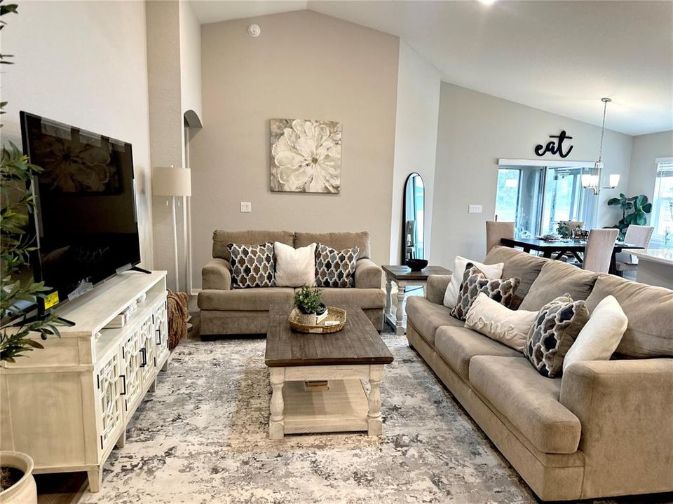 For Rent: $1,990 (3 beds, 2 baths, 1545 Square Feet)
