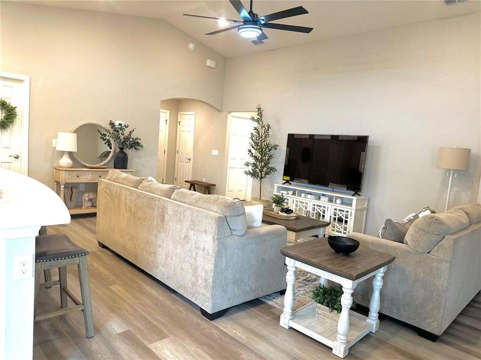 For Rent: $1,990 (3 beds, 2 baths, 1545 Square Feet)