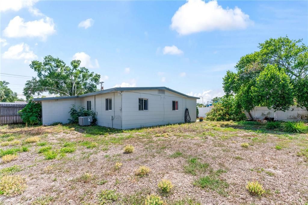 Active With Contract: $2,299 (3 beds, 2 baths, 1259 Square Feet)