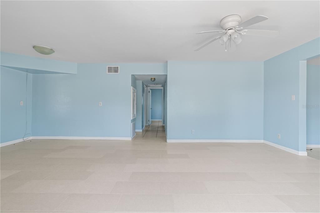 Active With Contract: $2,299 (3 beds, 2 baths, 1259 Square Feet)