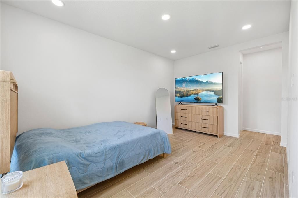 For Sale: $1,790,000 (5 beds, 5 baths, 4977 Square Feet)