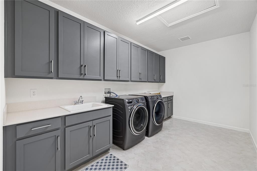 For Sale: $1,790,000 (5 beds, 5 baths, 4977 Square Feet)