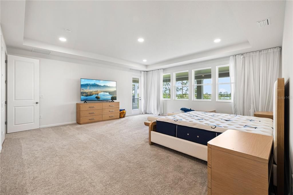 For Sale: $1,790,000 (5 beds, 5 baths, 4977 Square Feet)