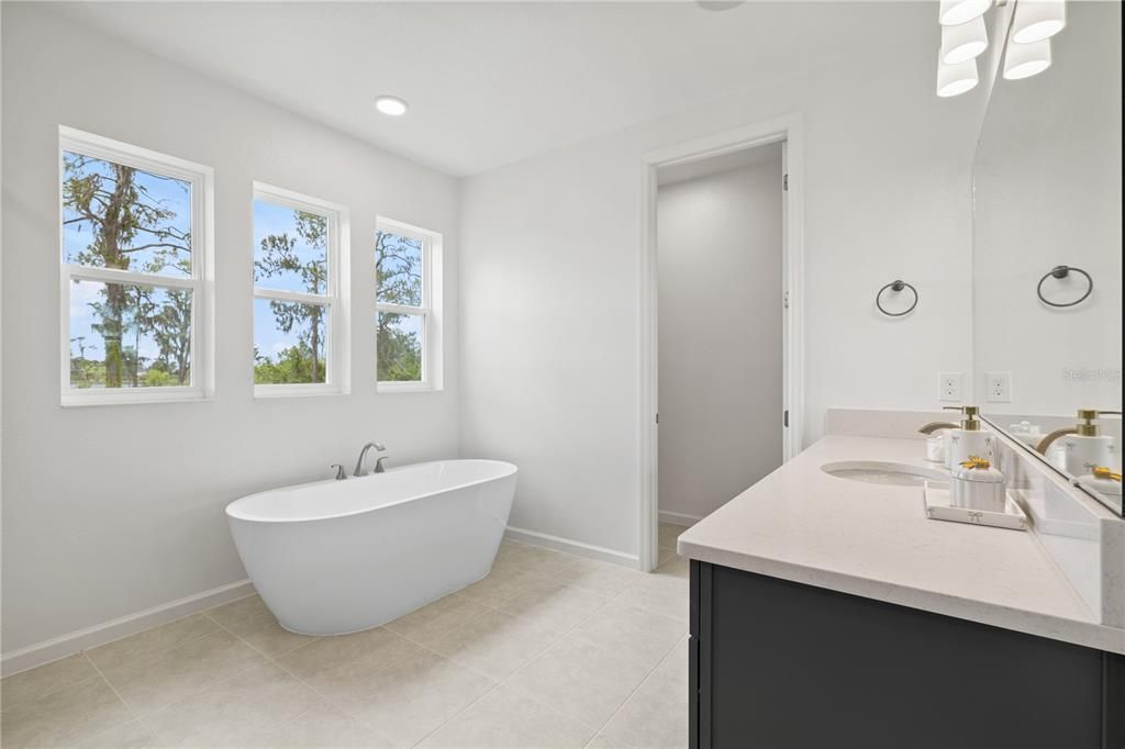 For Sale: $1,790,000 (5 beds, 5 baths, 4977 Square Feet)