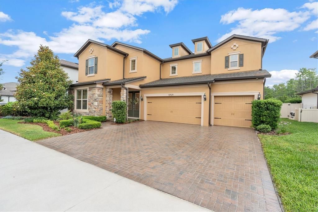 En Venta: $1,279,900 (4 camas, 4 baños, 4526 Pies cuadrados)