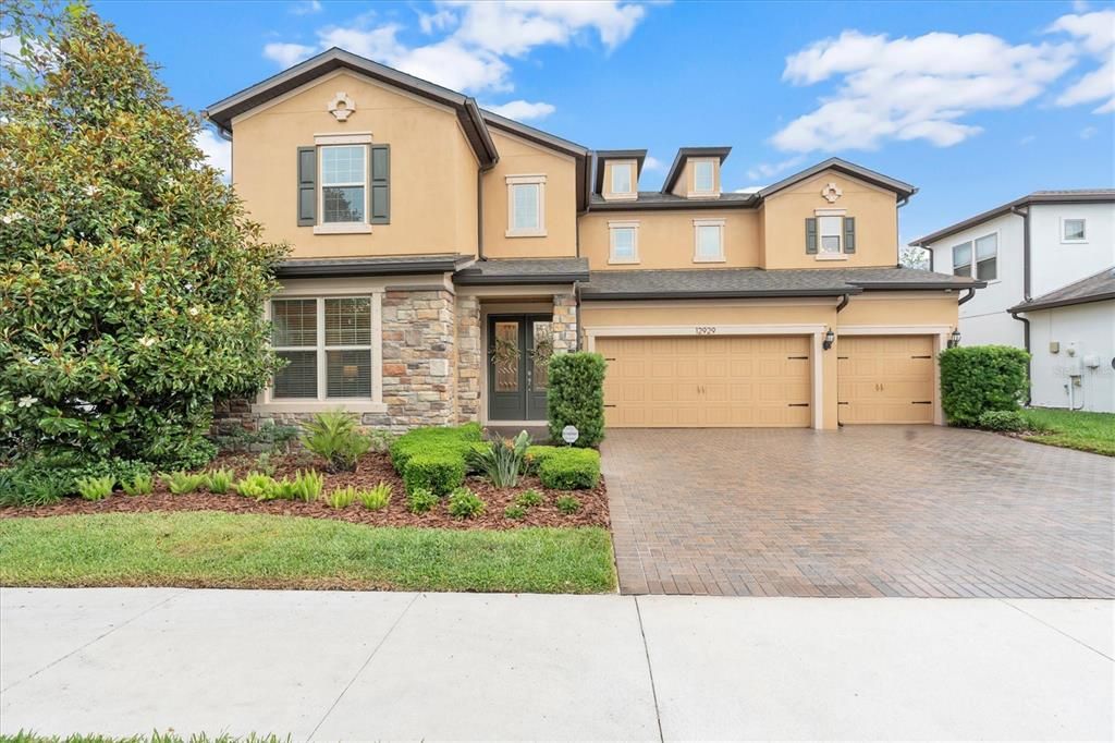 En Venta: $1,279,900 (4 camas, 4 baños, 4526 Pies cuadrados)