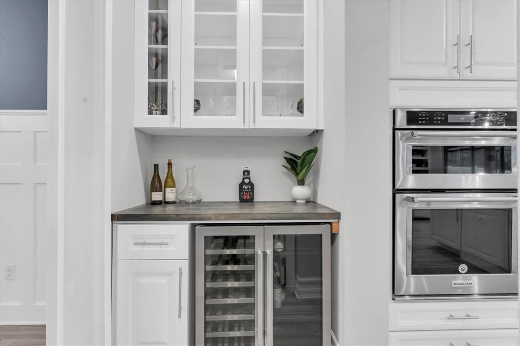 En Venta: $1,279,900 (4 camas, 4 baños, 4526 Pies cuadrados)
