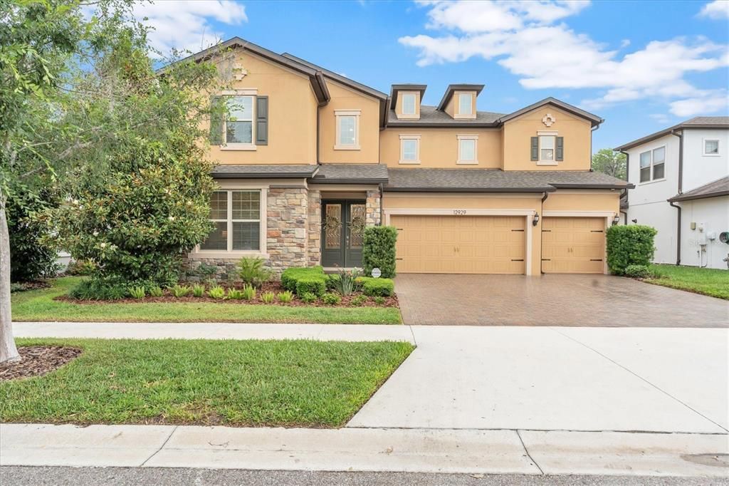 En Venta: $1,279,900 (4 camas, 4 baños, 4526 Pies cuadrados)