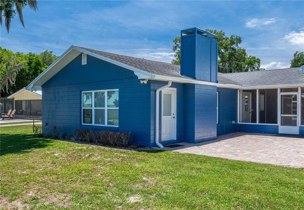 For Sale: $439,900 (2 beds, 2 baths, 1400 Square Feet)