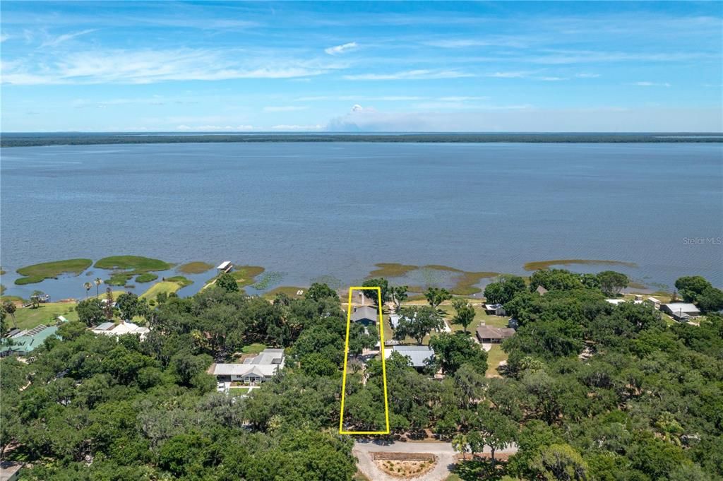 For Sale: $439,900 (2 beds, 2 baths, 1400 Square Feet)