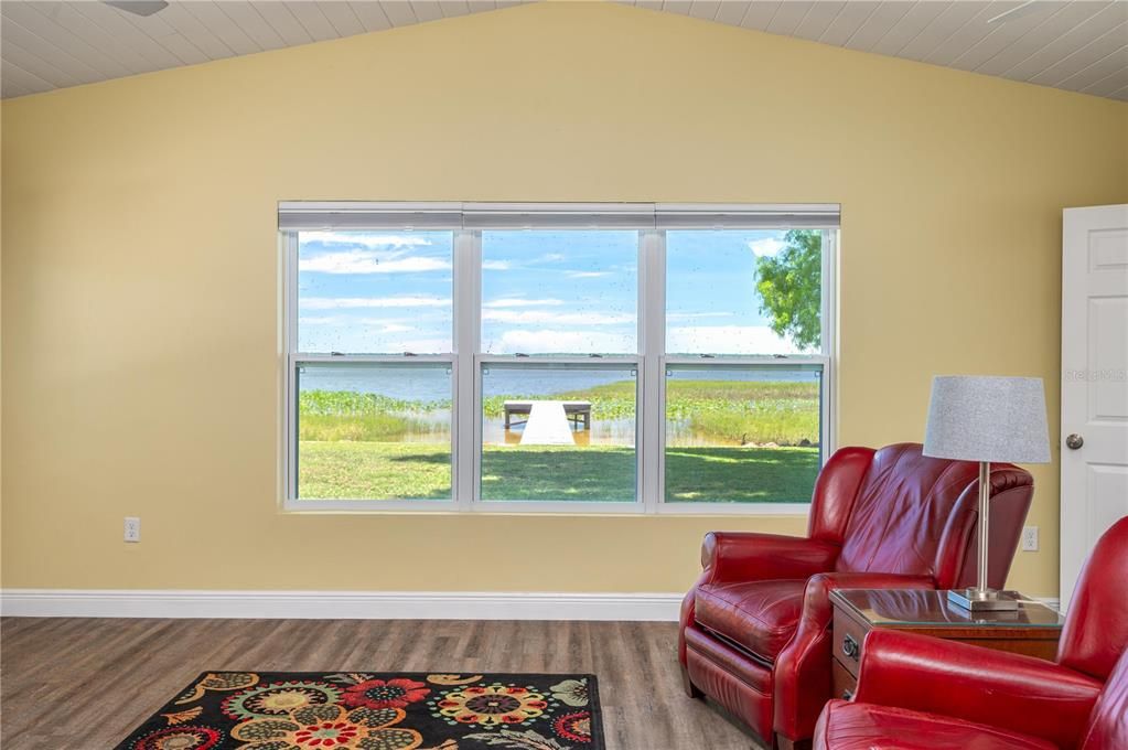 For Sale: $439,900 (2 beds, 2 baths, 1400 Square Feet)
