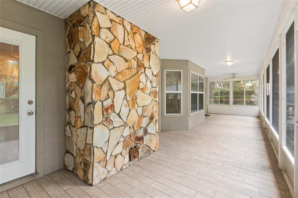 For Sale: $897,500 (3 beds, 2 baths, 1584 Square Feet)
