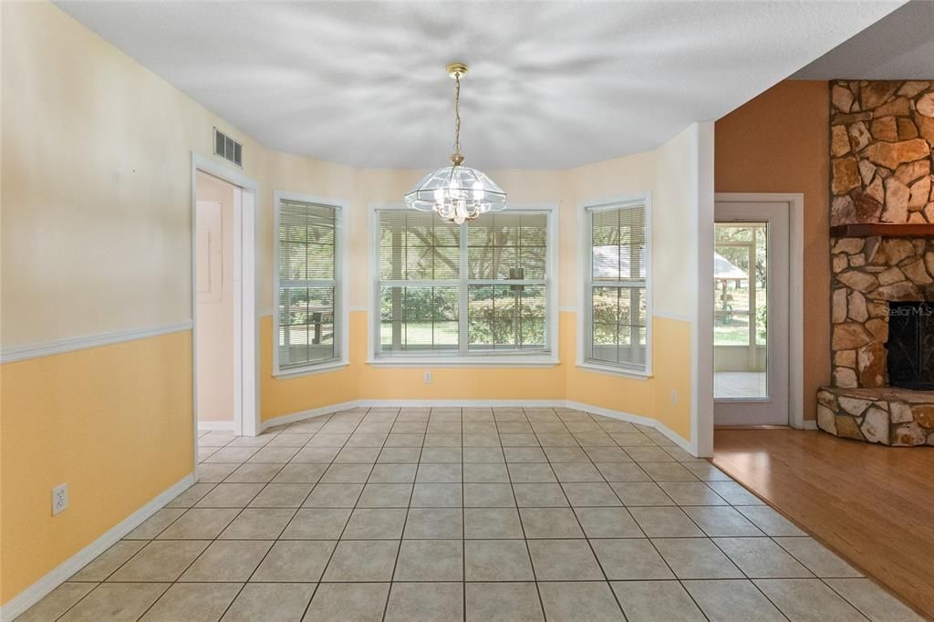 For Sale: $897,500 (3 beds, 2 baths, 1584 Square Feet)