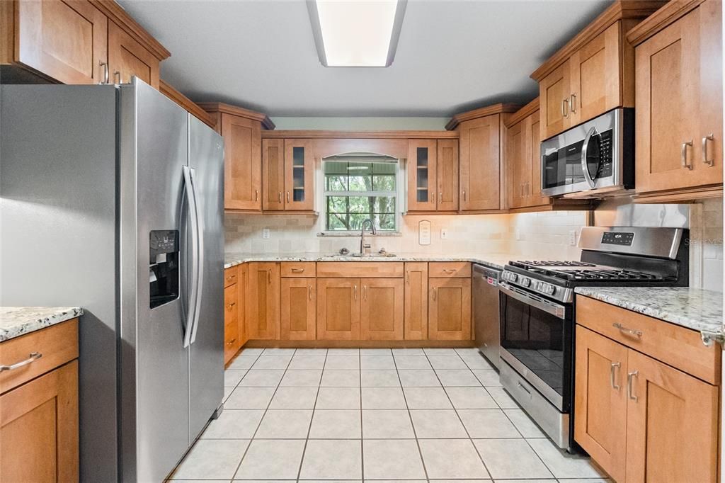 For Sale: $897,500 (3 beds, 2 baths, 1584 Square Feet)