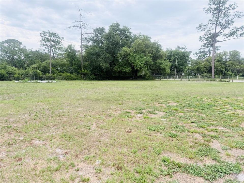 待售: $74,900 (1.25 acres)