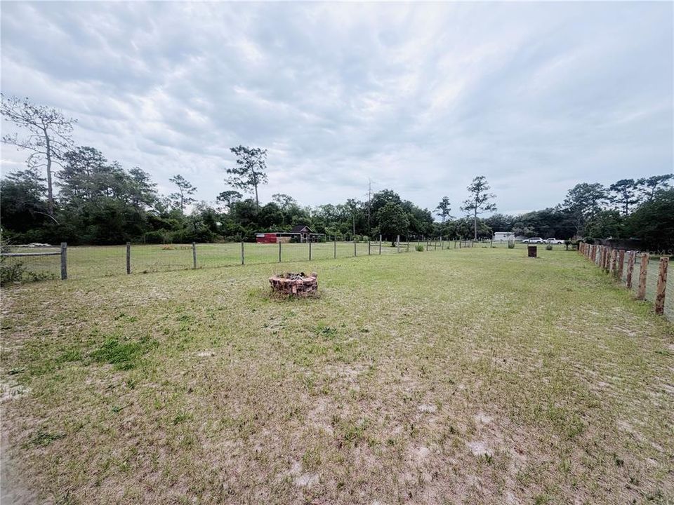 待售: $74,900 (1.25 acres)