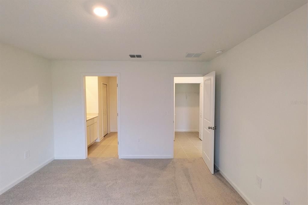 For Rent: $2,100 (4 beds, 2 baths, 1824 Square Feet)