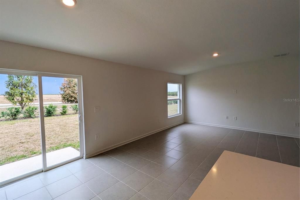 For Rent: $2,100 (4 beds, 2 baths, 1824 Square Feet)