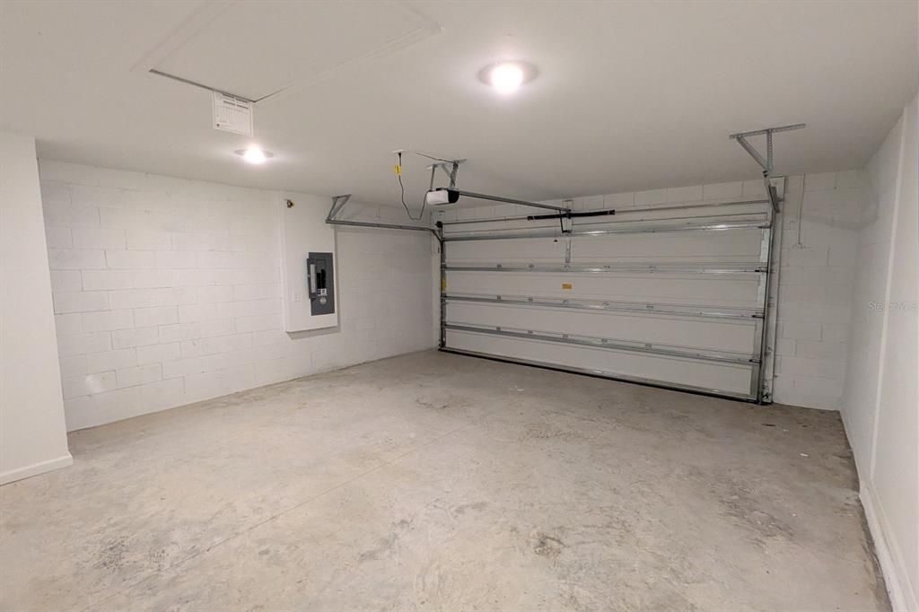 For Rent: $2,100 (4 beds, 2 baths, 1824 Square Feet)