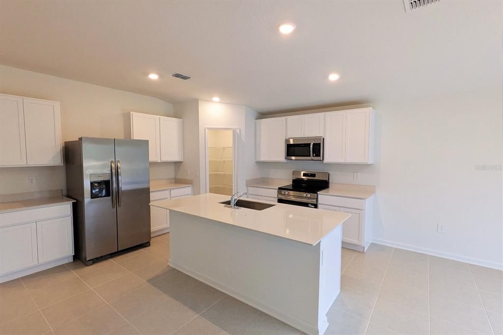 For Rent: $2,100 (4 beds, 2 baths, 1824 Square Feet)